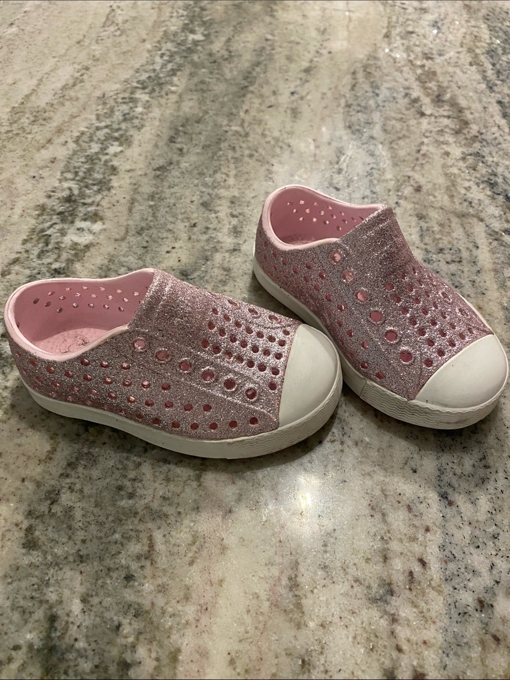 Native Kids Glitter Slip-On Sneakers - Light Pink & White